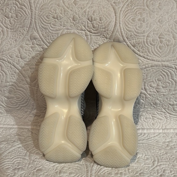 Steve Madden NY 90 sneakers, size 7.5 - Picture 12 of 16